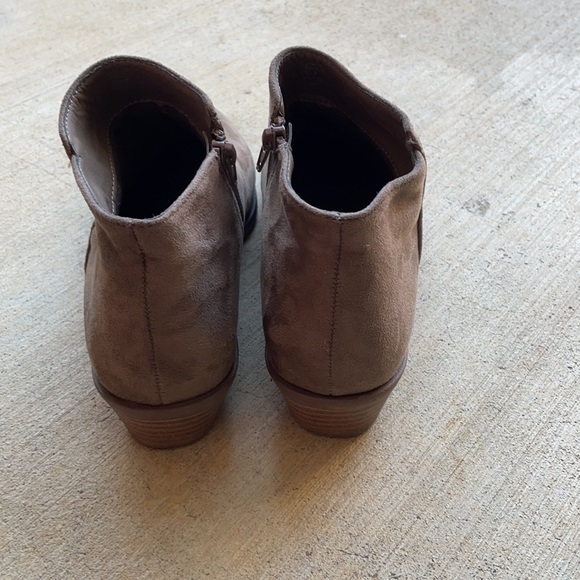 Fall boots - Picture 3 of 4